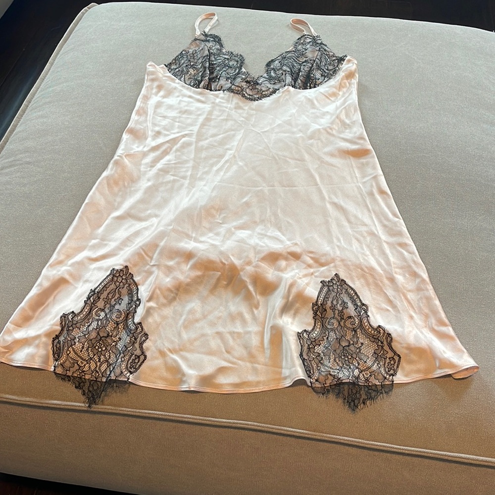 Christine 100% silk Chemise